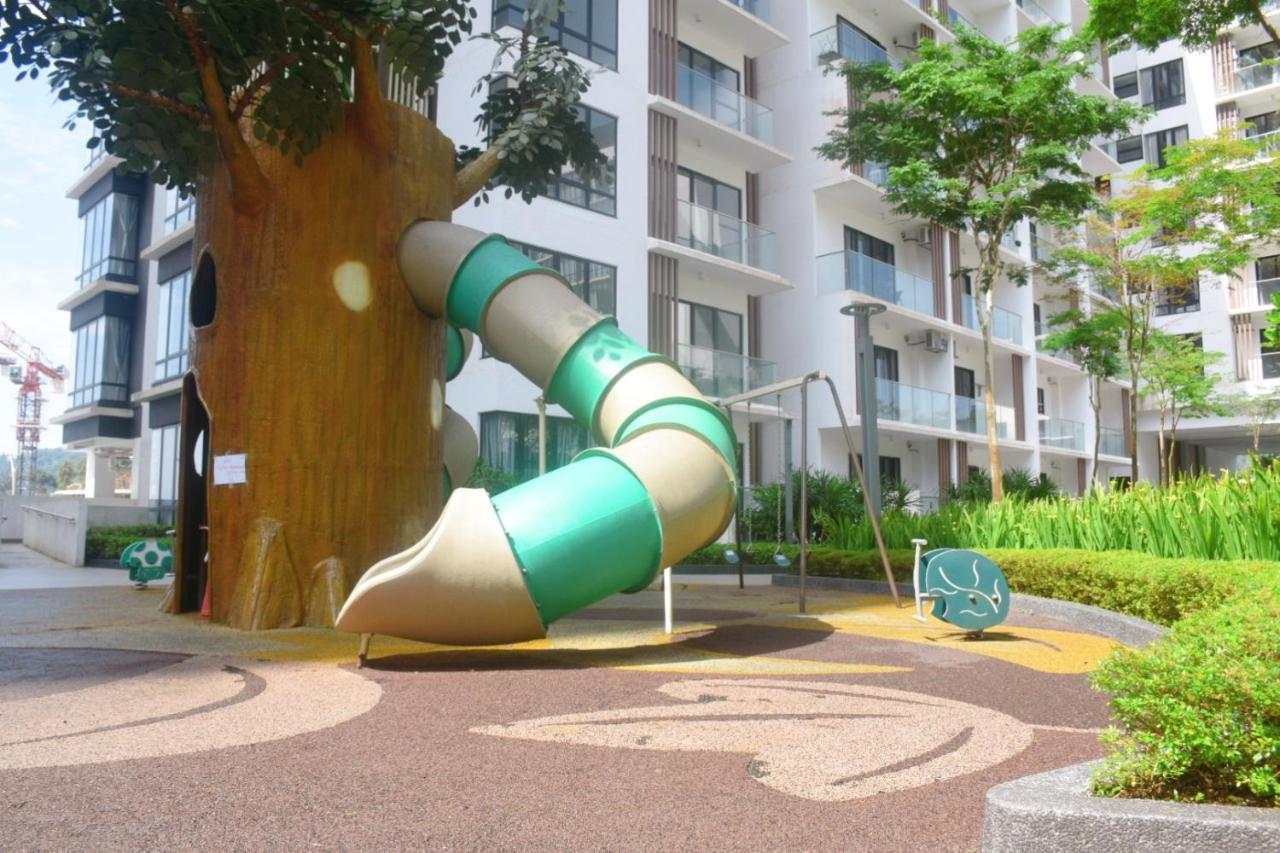 Sunshine Houz 3-bedroom Apartment *